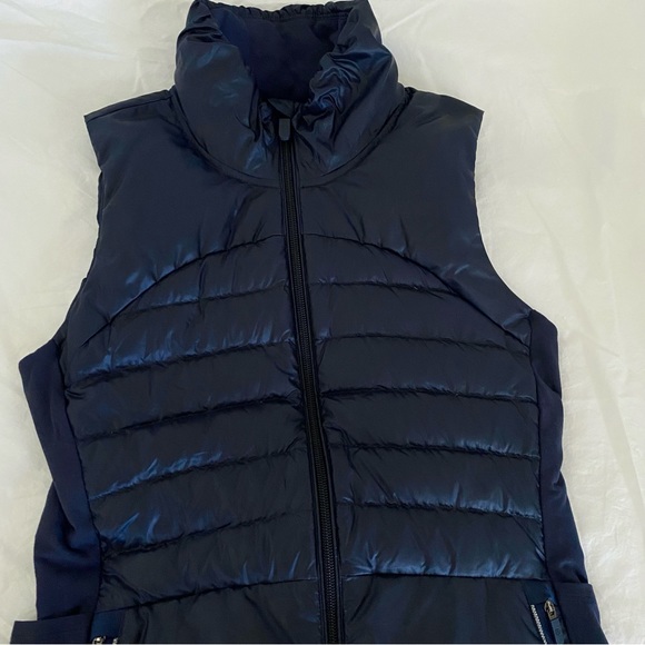 Lululemon Down For A Run Packable Vest II Inkwell Navy 800 Fill Goose Do… - Picture 6 of 16